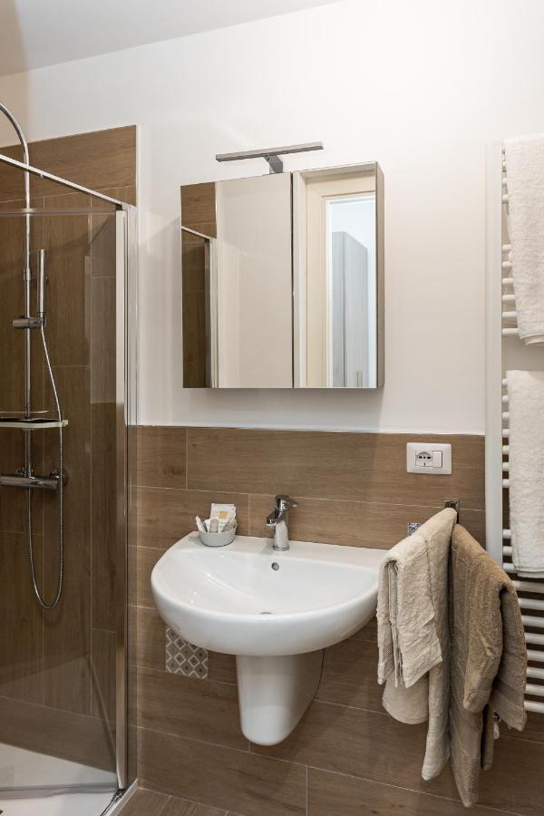 Peter & Dove'S House Bed & Breakfast Mola di Bari Exterior foto